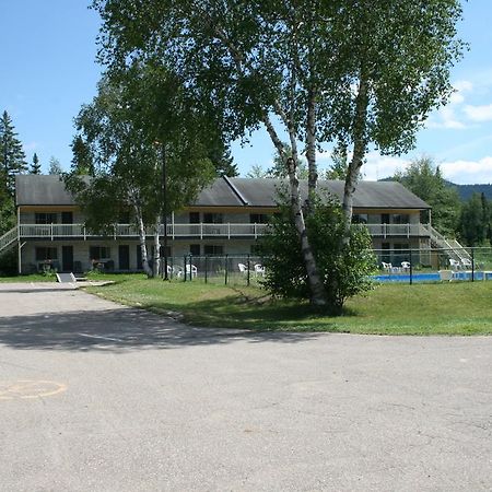 La Cuillere A Pot Hotel Saint-Donat Exterior foto