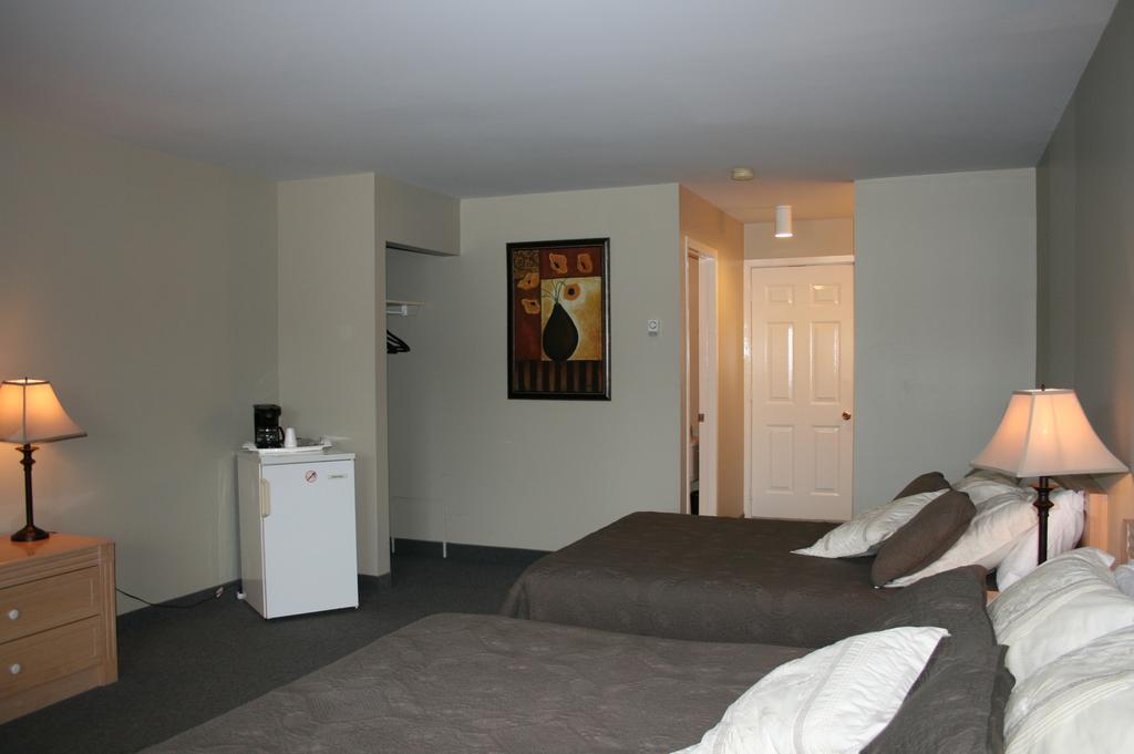 La Cuillere A Pot Hotel Saint-Donat Habitación foto