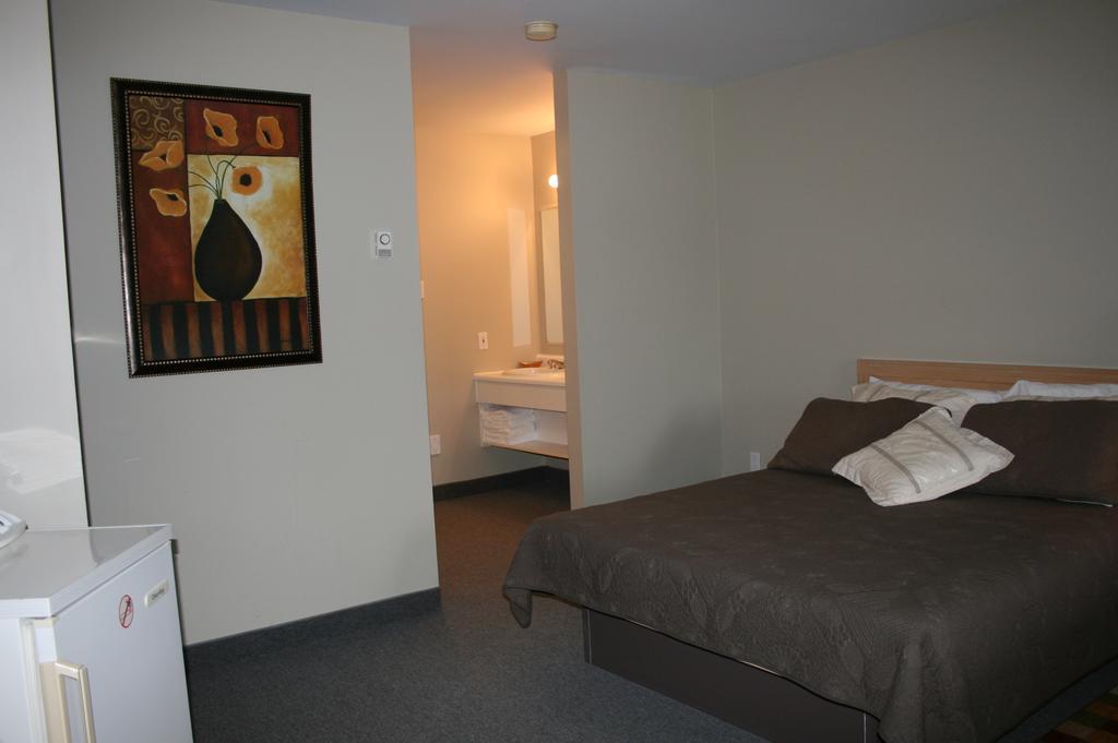 La Cuillere A Pot Hotel Saint-Donat Habitación foto