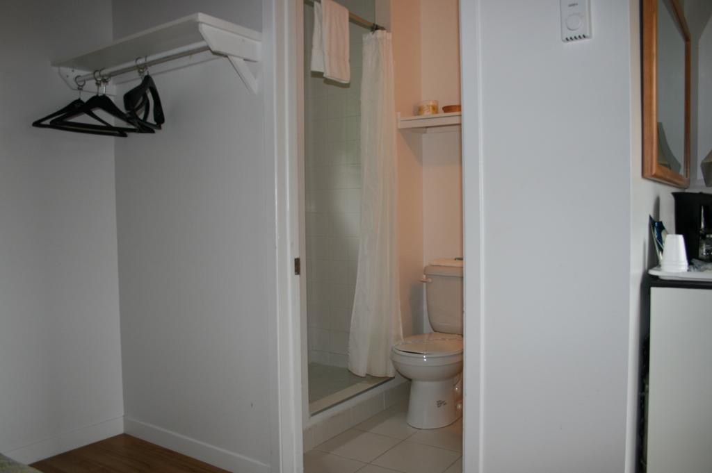 La Cuillere A Pot Hotel Saint-Donat Habitación foto