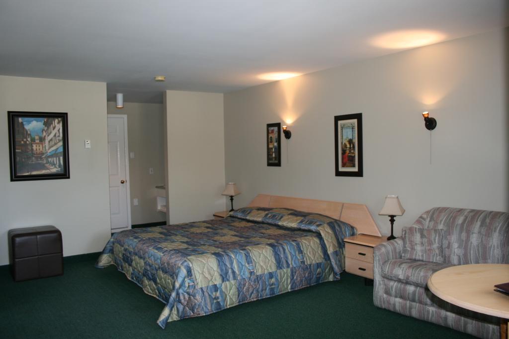 La Cuillere A Pot Hotel Saint-Donat Habitación foto