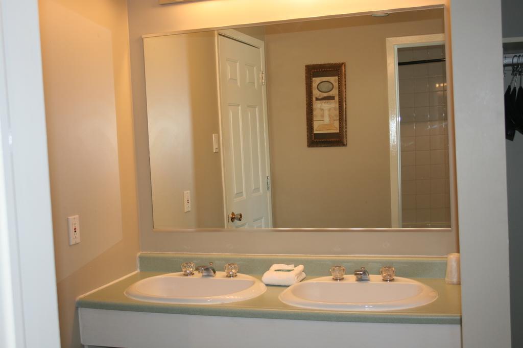 La Cuillere A Pot Hotel Saint-Donat Habitación foto