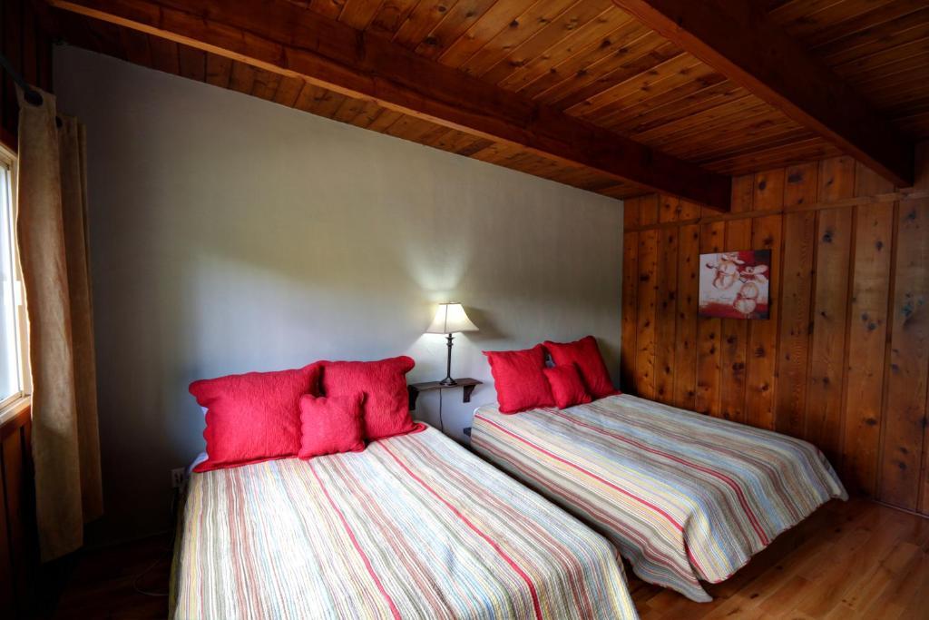 La Cuillere A Pot Hotel Saint-Donat Exterior foto